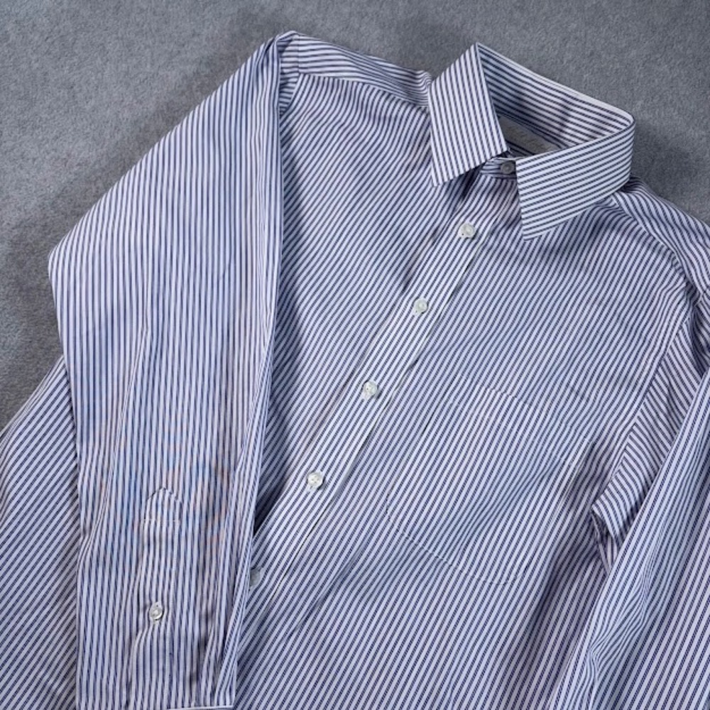 Roundtree & Yorke Button Down Shirt Mens 15 32 Blue White Striped SlimPoplin